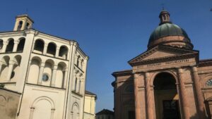 Duomo di Santo Stefano – Facciata con il Complesso di Santa Chiara