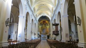 Duomo di Santa Margherita – Navata centrale