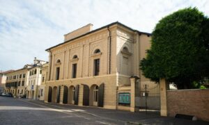 Teatro Comunale – Copertina