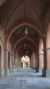 Palazzo Comunale – Portico Esterno